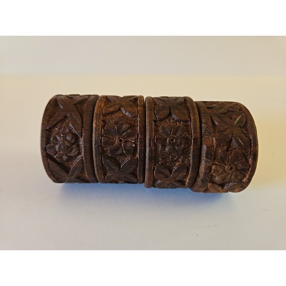 Lot of 4 Vintage Wooden Napkin Rings Circle Carved Wood Holders Flowers Floral